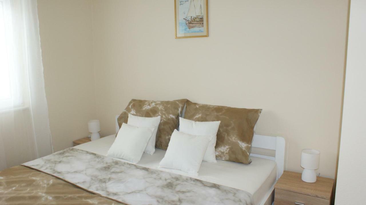 שיבניק Apartment Anamaria מראה חיצוני תמונה